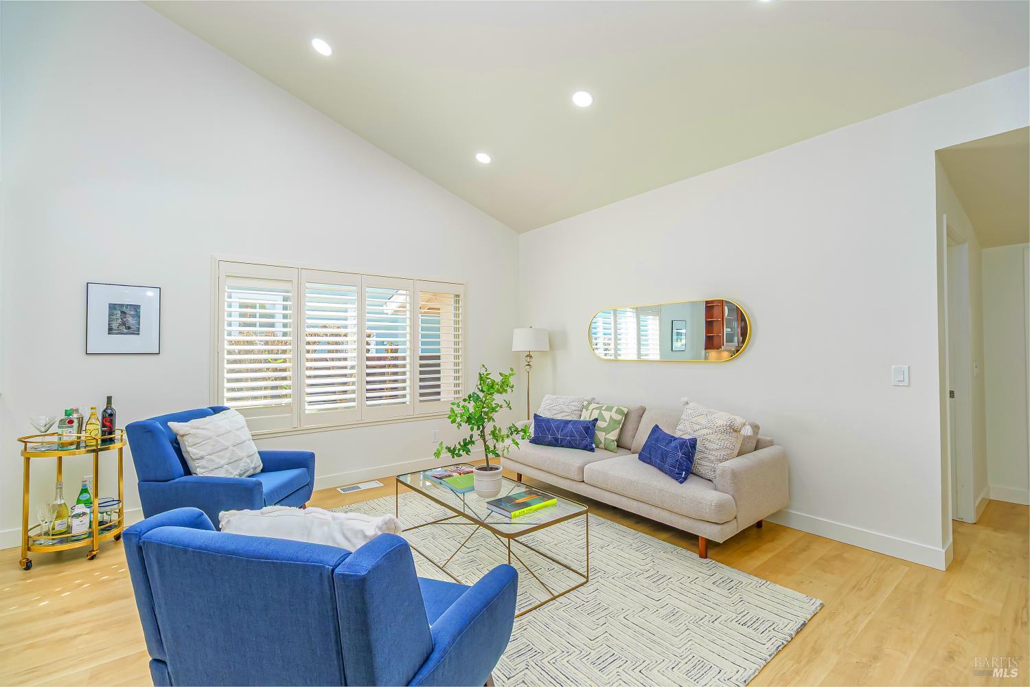 Detail Gallery Image 21 of 37 For 45 Del Oro Lagoon Dr, Novato,  CA 94949 - 3 Beds | 2 Baths