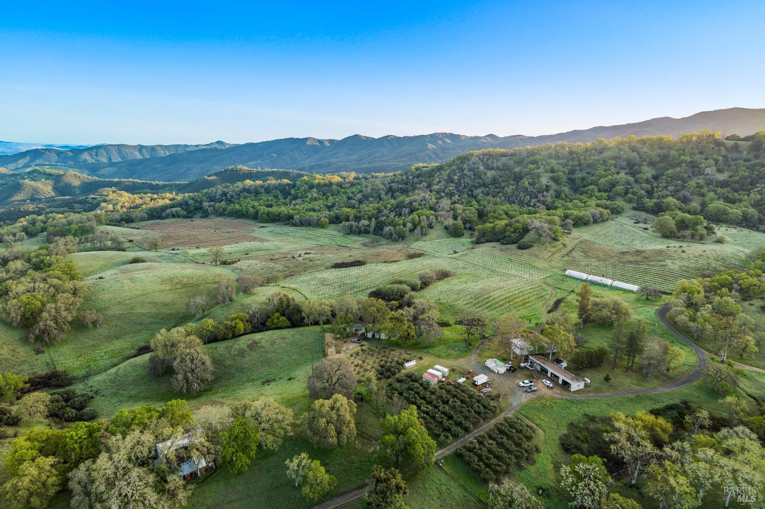 Detail Gallery Image 7 of 48 For 5155 Mill Creek Rd, Talmage,  CA 95481 - 4 Beds | 2 Baths