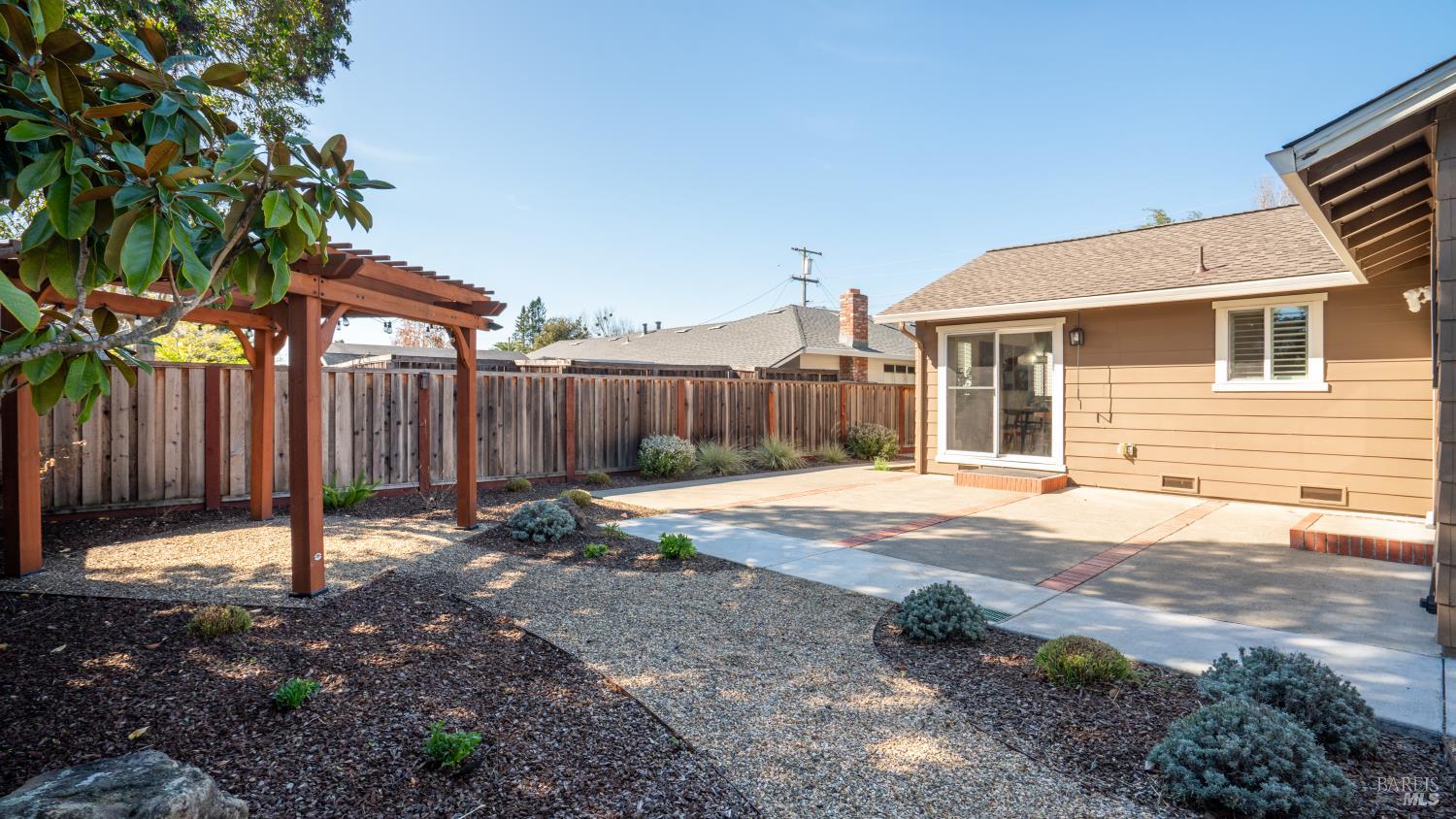 Detail Gallery Image 26 of 34 For 3528 Yale Dr, Santa Rosa,  CA 95405 - 3 Beds | 2 Baths