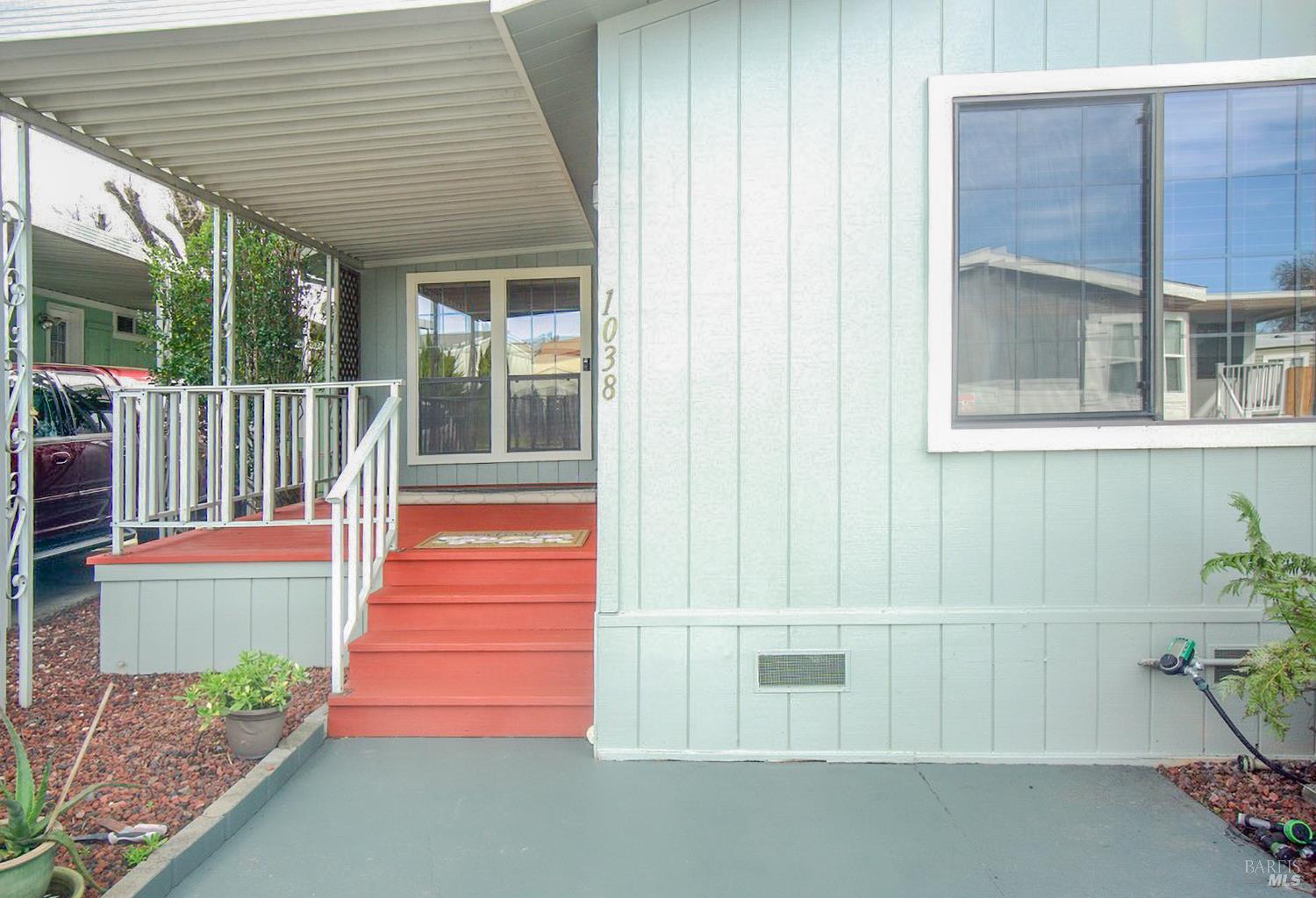 Detail Gallery Image 4 of 27 For 1038 Capewood Ln, Windsor,  CA 95492 - 3 Beds | 2 Baths