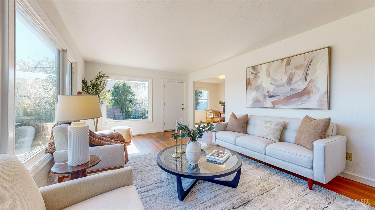 Detail Gallery Image 3 of 28 For 712 Oak Ter, Petaluma,  CA 94952 - 2 Beds | 1 Baths