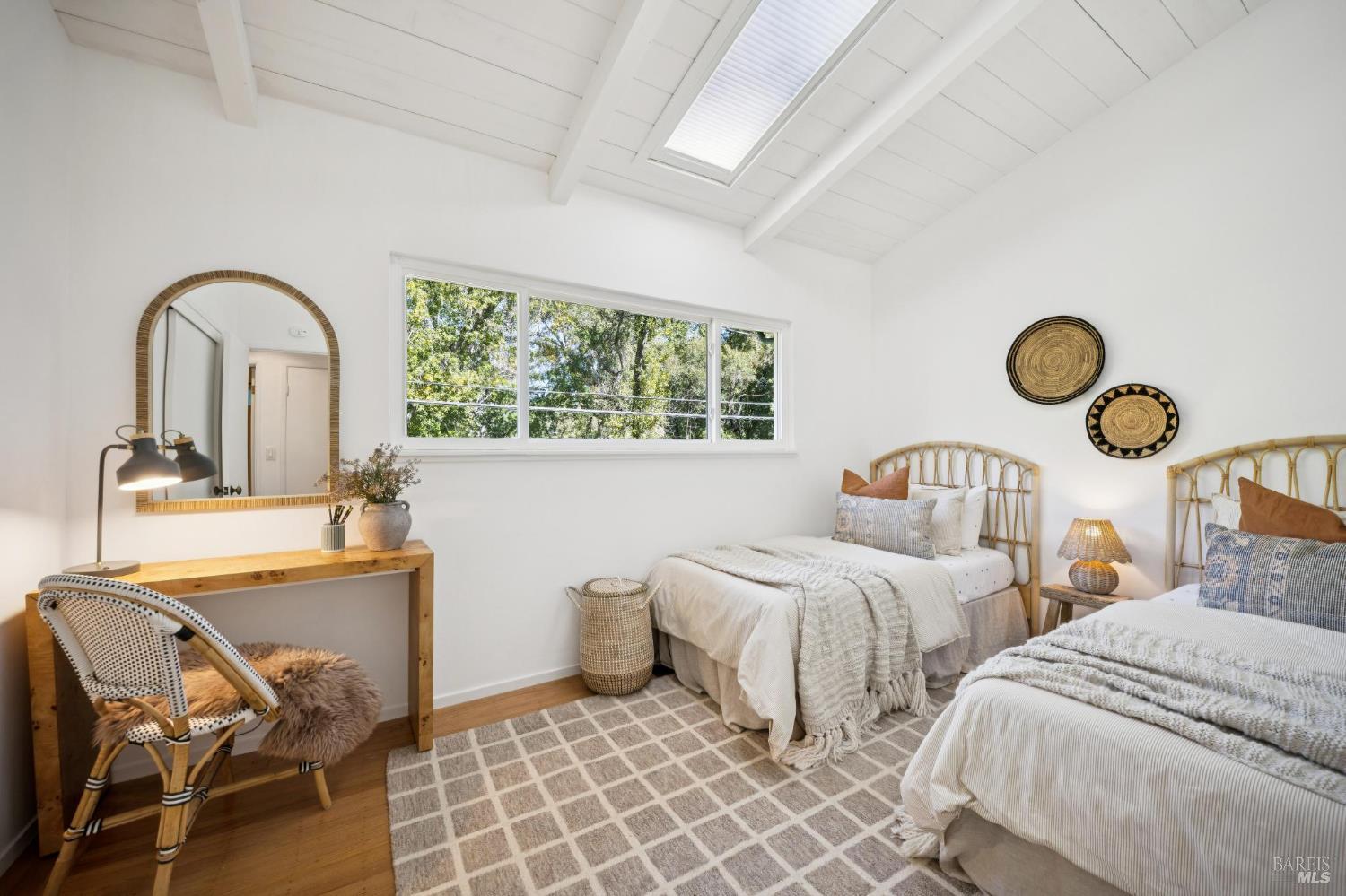 Detail Gallery Image 9 of 19 For 51 Tamalpais Rd, Fairfax,  CA 94930 - 2 Beds | 1 Baths