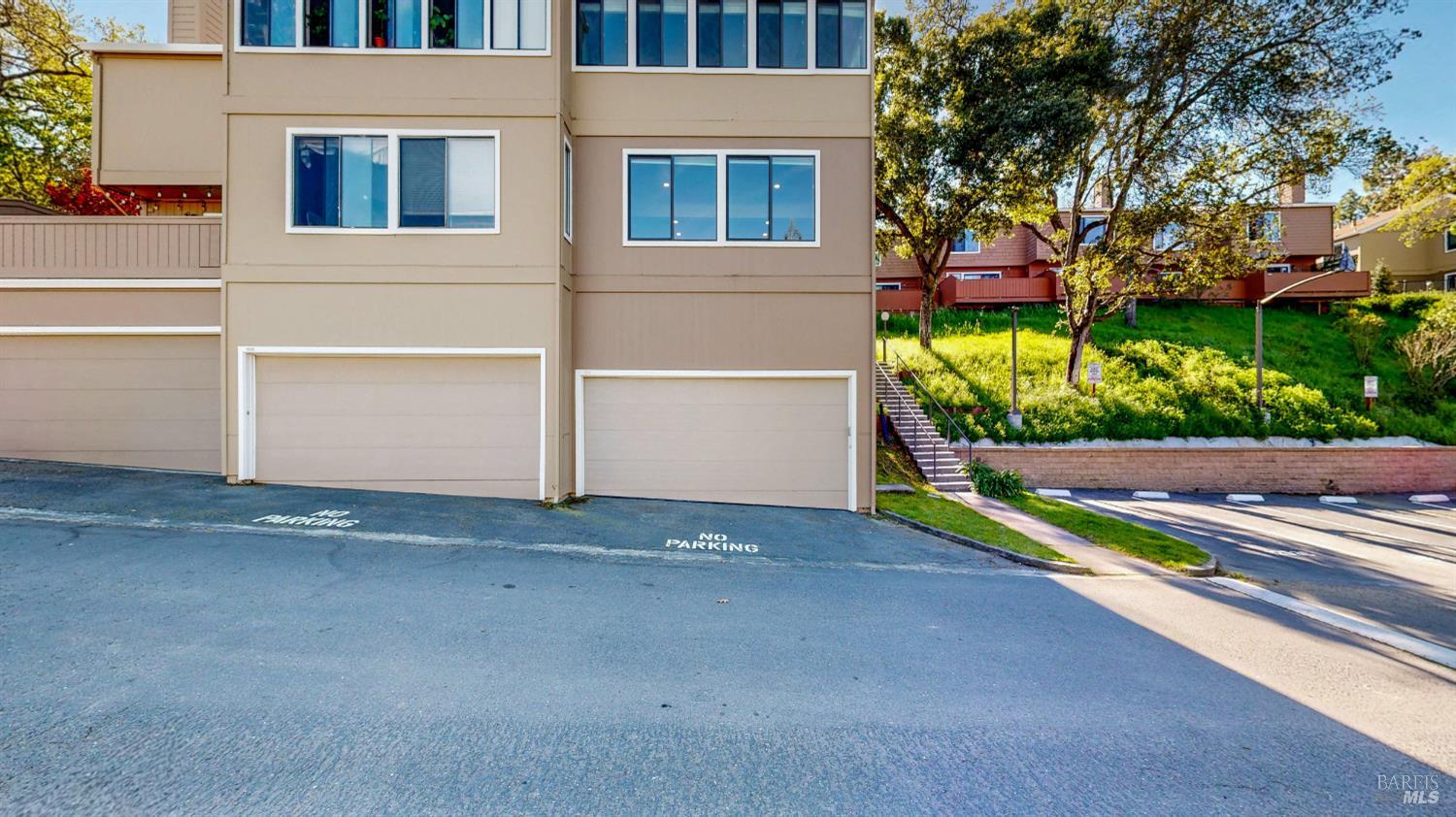 Detail Gallery Image 52 of 63 For 1253 Royal Oak Ter #C,  Novato,  CA 94947 - 3 Beds | 2/1 Baths