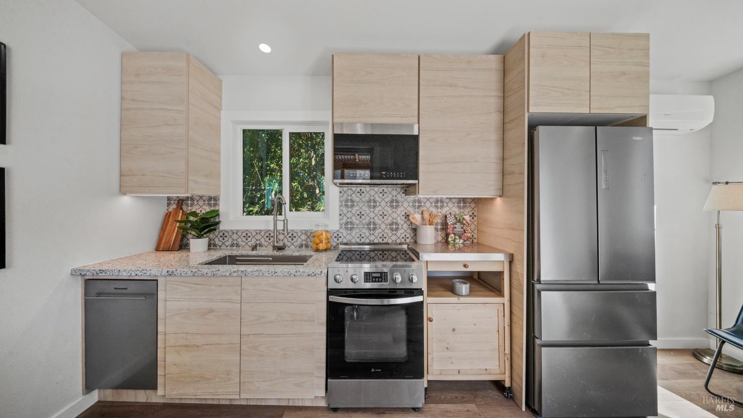 Detail Gallery Image 43 of 70 For 1174 Victory Ln, Concord,  CA 94520 - 2 Beds | 1/1 Baths