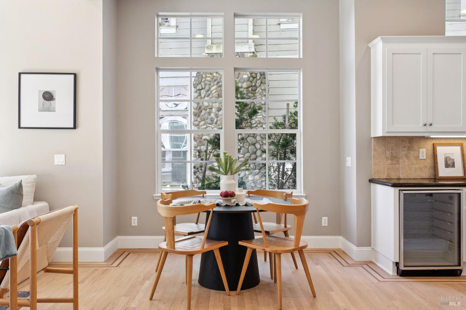 Detail Gallery Image 9 of 41 For 508 Blue Jay Way, Mill Valley,  CA 94941 - 4 Beds | 2/1 Baths