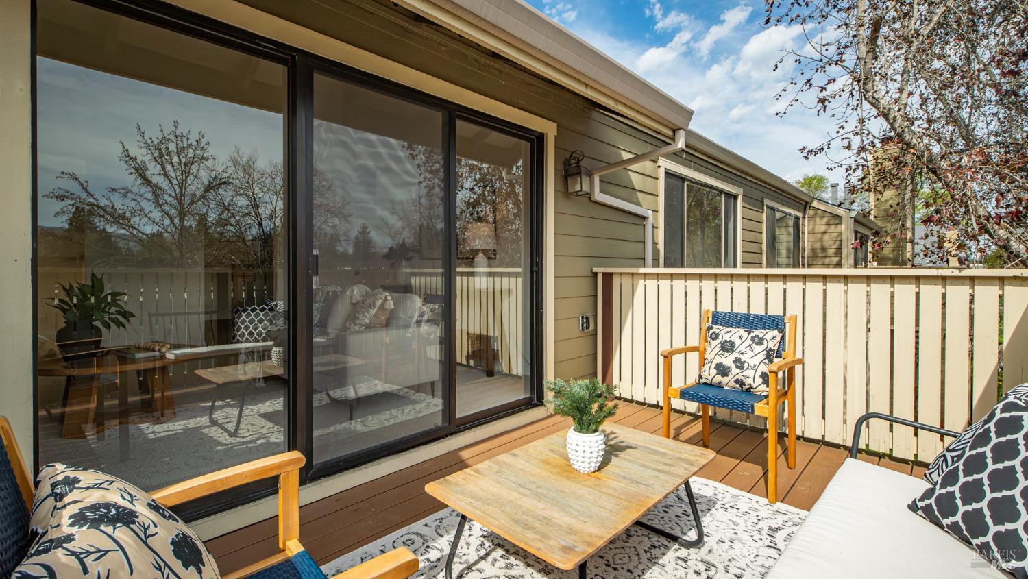 Detail Gallery Image 6 of 21 For 279 Enterprise Dr, Rohnert Park,  CA 94928 - 1 Beds | 1 Baths