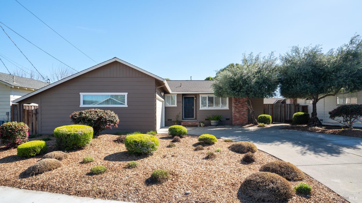 Front Image Thumbnail for BA326018716