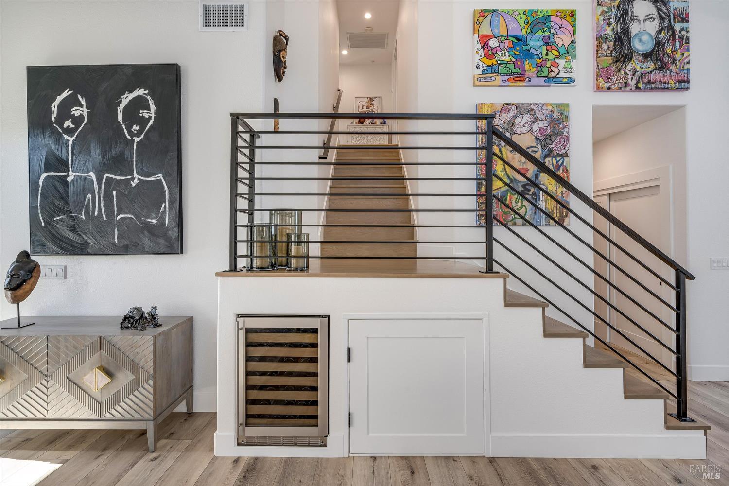 Detail Gallery Image 16 of 77 For 100 S Newport Dr, Napa,  CA 94559 - 4 Beds | 2/1 Baths