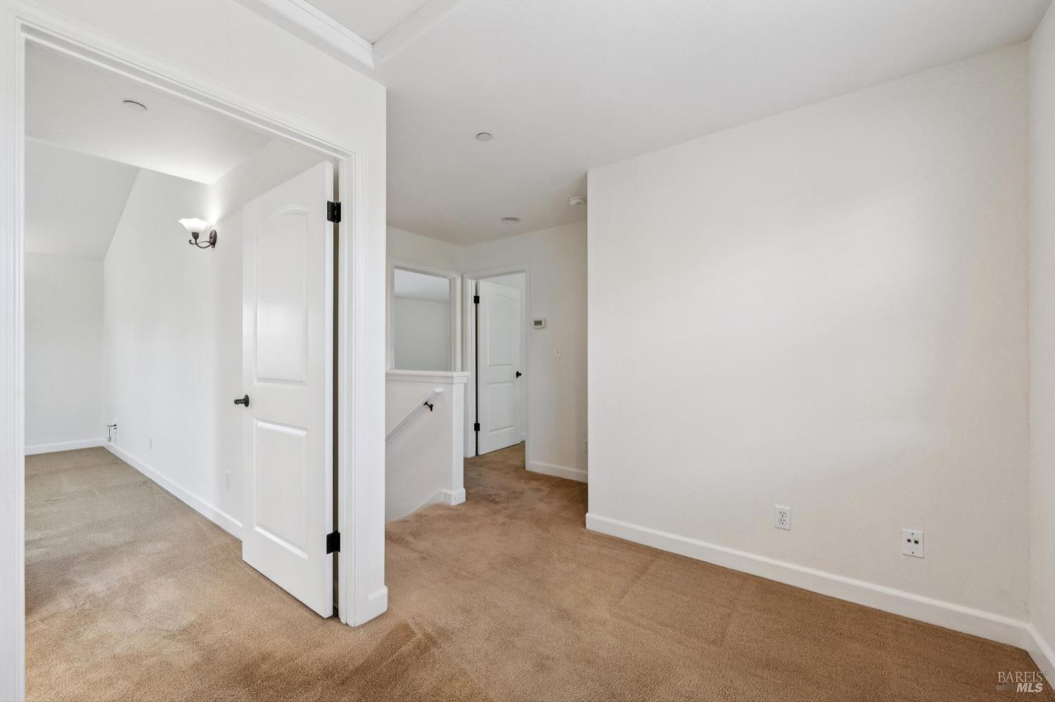 Detail Gallery Image 26 of 58 For 3 Hill Dr, Petaluma,  CA 94952 - 3 Beds | 2/1 Baths