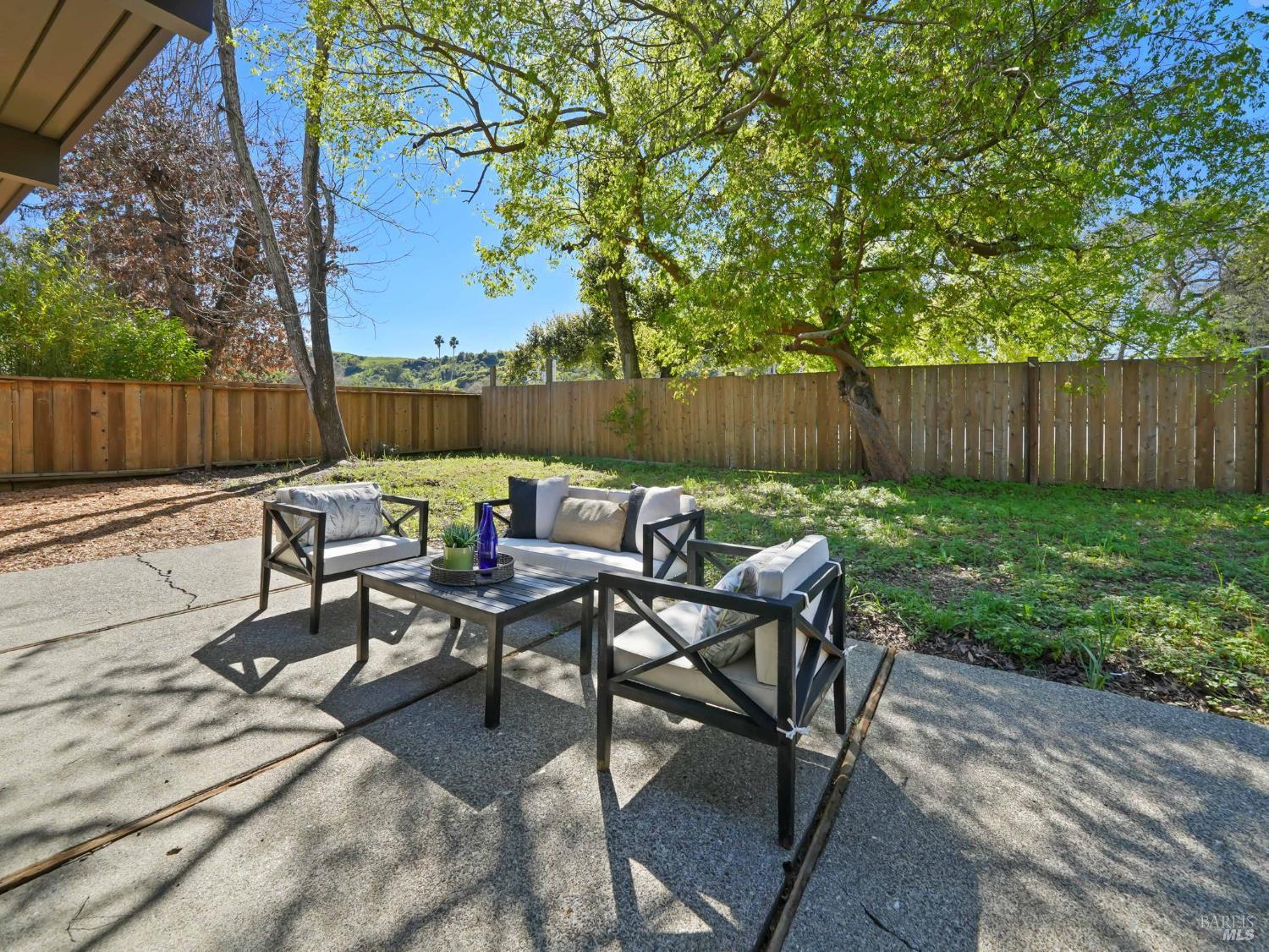 Detail Gallery Image 31 of 56 For 2151 Danberry Ln, San Rafael,  CA 94903 - 4 Beds | 2 Baths