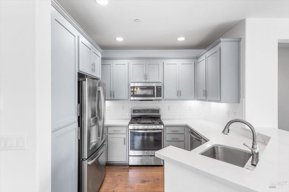 Detail Gallery Image 18 of 49 For 115 Lavender Cir, Healdsburg,  CA 95448 - 3 Beds | 2/1 Baths