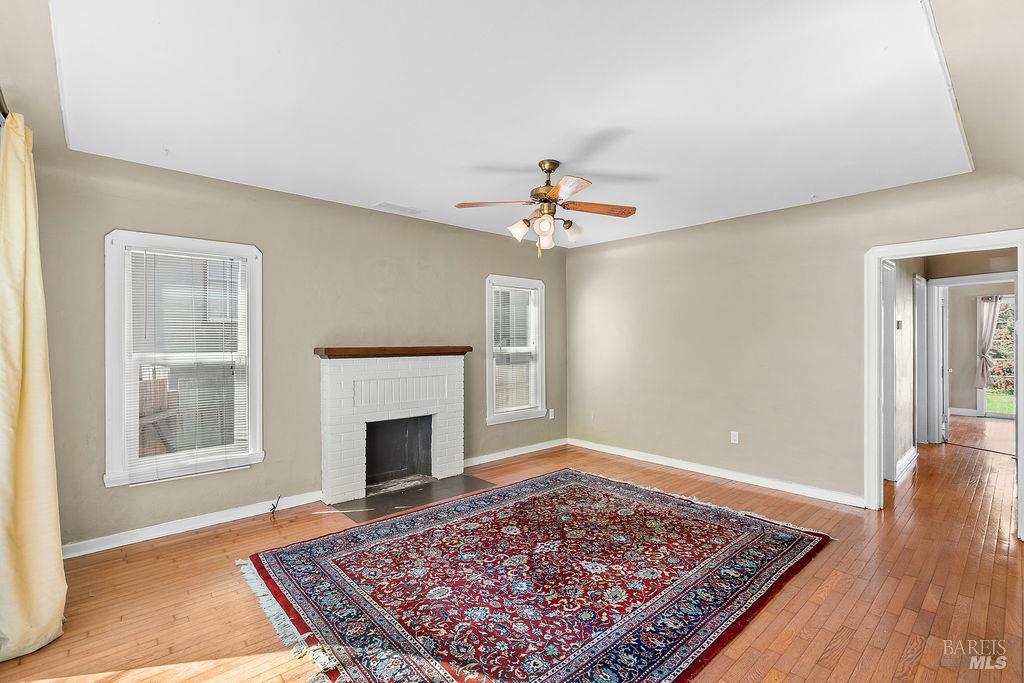 Detail Gallery Image 4 of 32 For 1434 Beach St, Vallejo,  CA 94590 - 2 Beds | 1 Baths