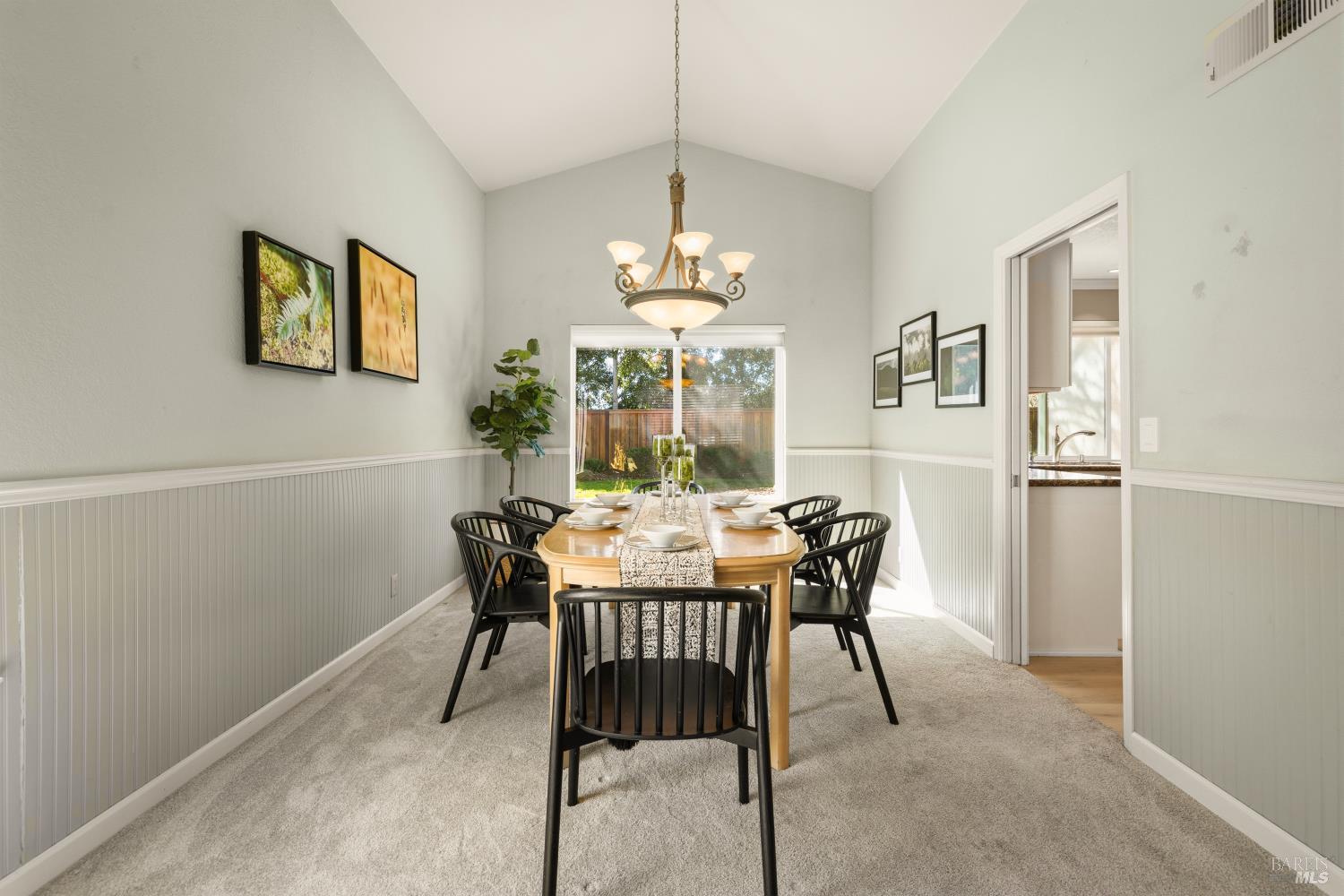 Detail Gallery Image 14 of 87 For 635 Daffodil Dr, Benicia,  CA 94510 - 4 Beds | 2/1 Baths