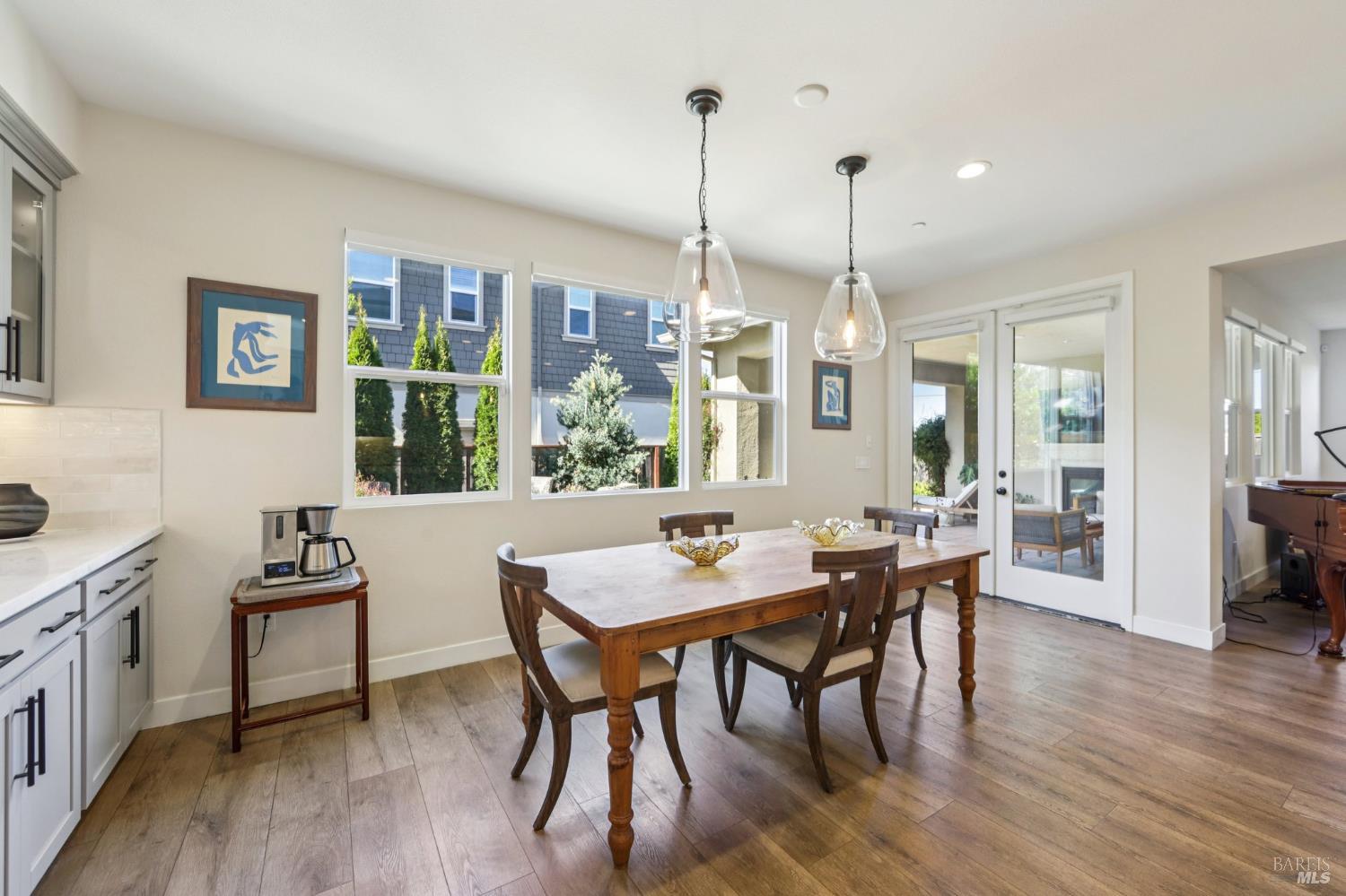 Detail Gallery Image 18 of 56 For 2453 Francisco Ave, Santa Rosa,  CA 95403 - 4 Beds | 3 Baths