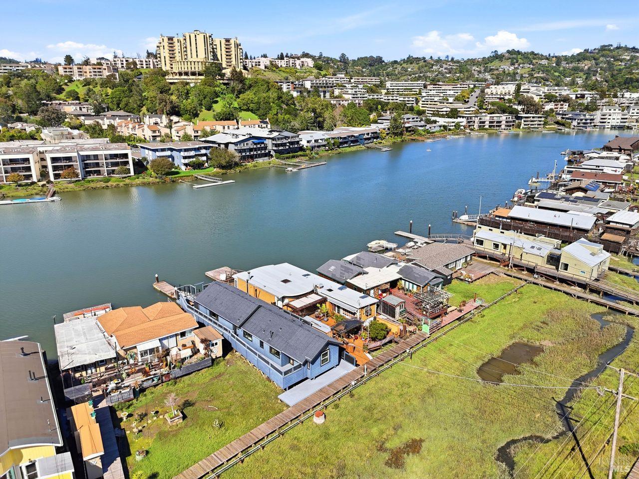 Detail Gallery Image 35 of 37 For 21 Boardwalk One Unkn, Larkspur,  CA 94939 - 3 Beds | 2 Baths