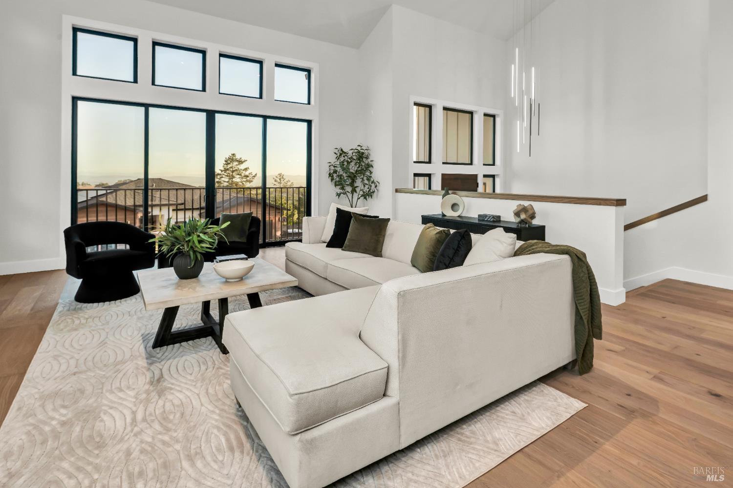 Detail Gallery Image 3 of 37 For 2011 Long Leaf Ct, Santa Rosa,  CA 95403 - 4 Beds | 3 Baths