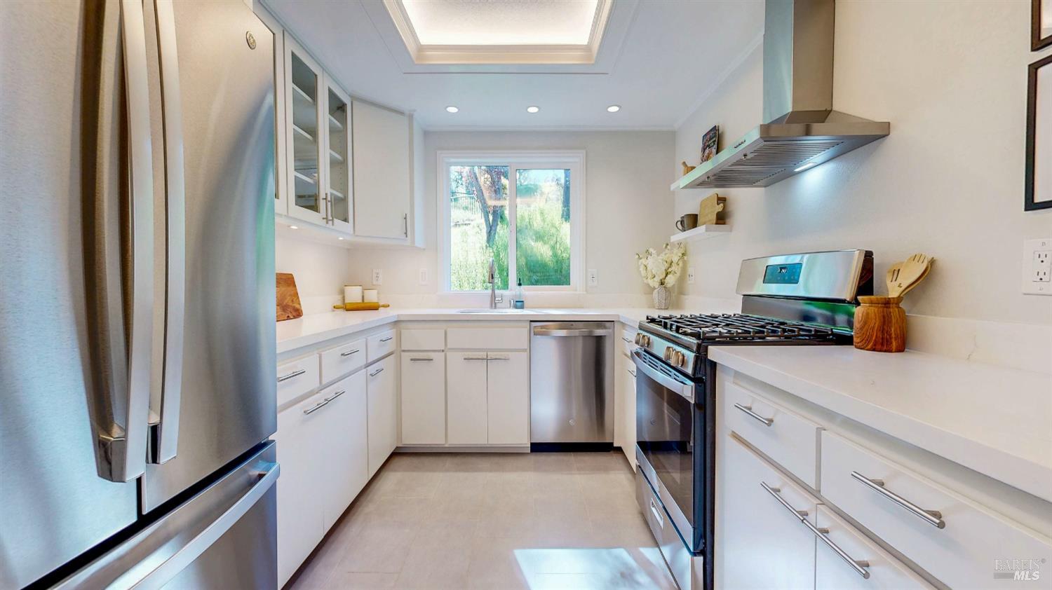 Detail Gallery Image 3 of 63 For 1253 Royal Oak Ter #C,  Novato,  CA 94947 - 3 Beds | 2/1 Baths