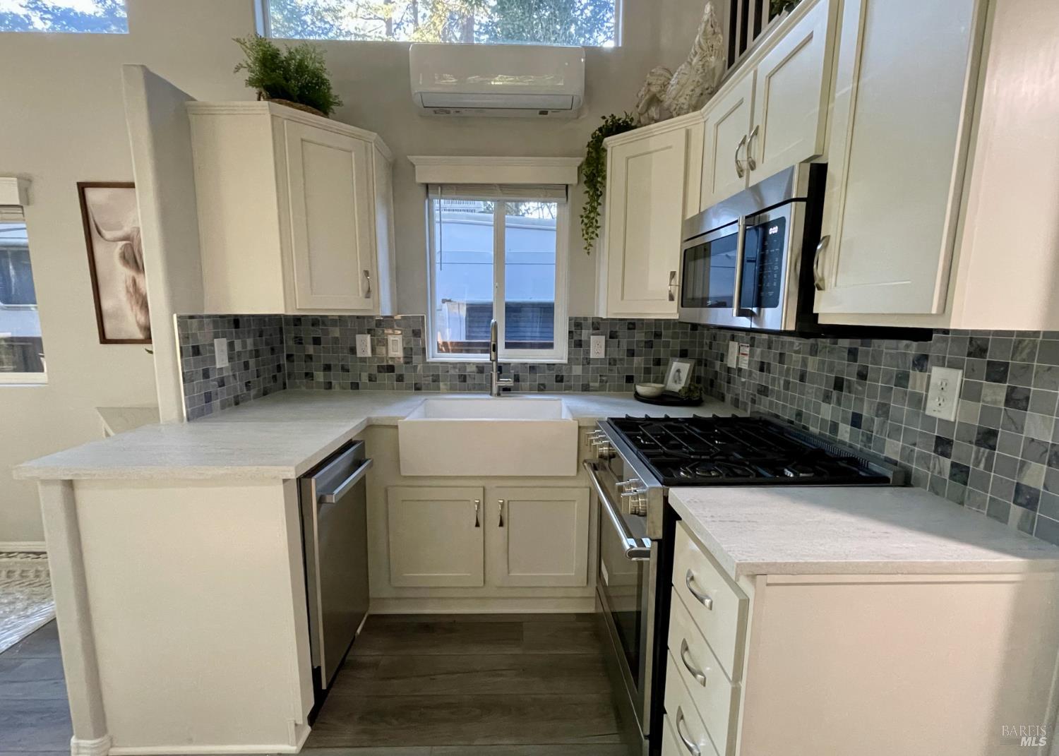 Detail Gallery Image 6 of 21 For 14755 Armstrong Woods Rd 18, Guerneville,  CA 95446 - 1 Beds | 1 Baths