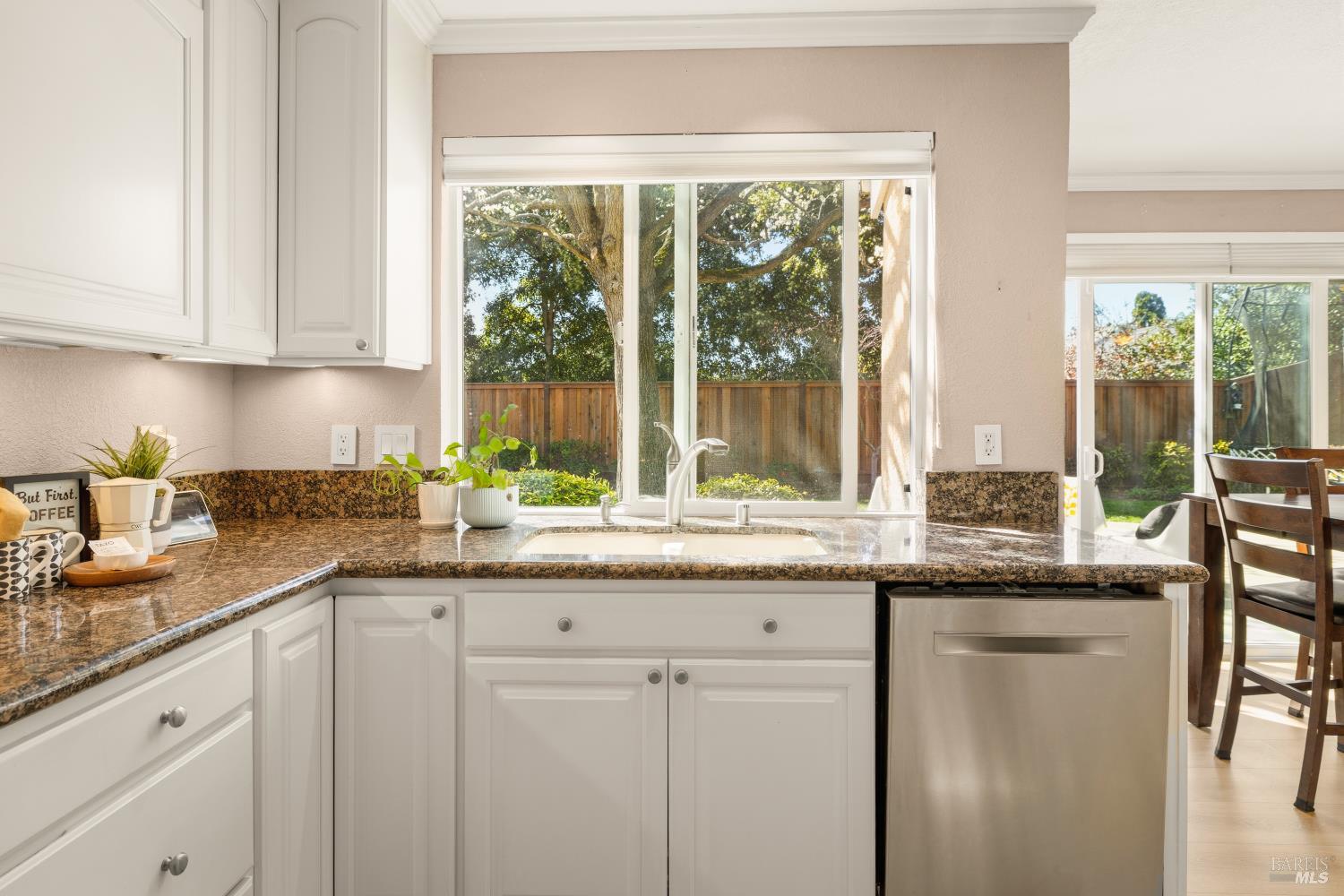 Detail Gallery Image 22 of 87 For 635 Daffodil Dr, Benicia,  CA 94510 - 4 Beds | 2/1 Baths