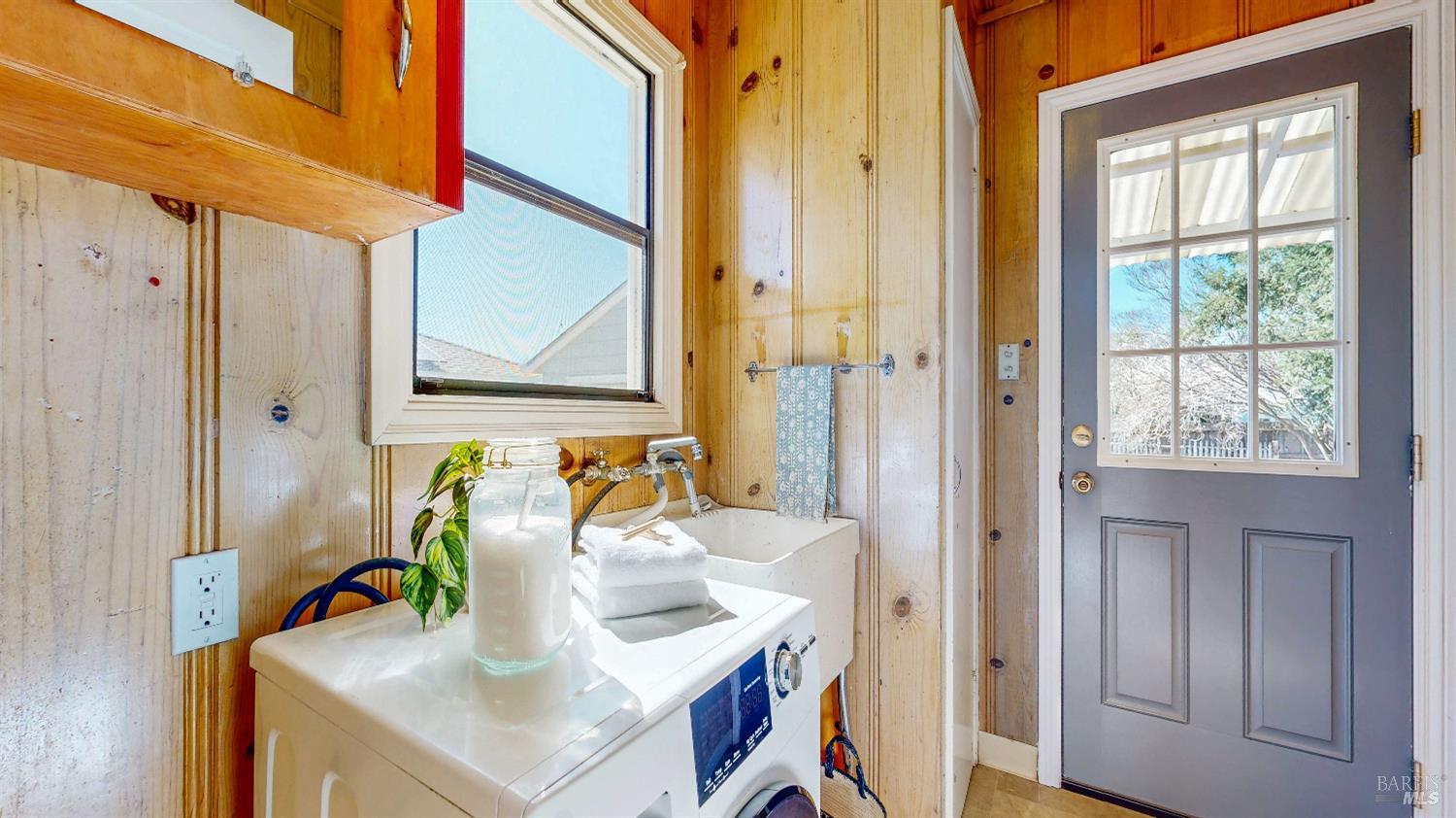 Detail Gallery Image 14 of 28 For 712 Oak Ter, Petaluma,  CA 94952 - 2 Beds | 1 Baths