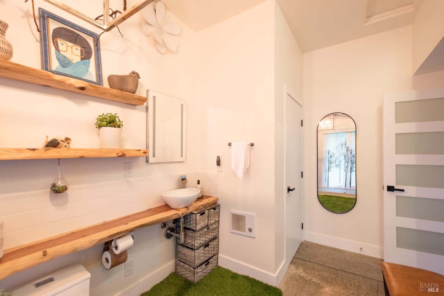 Detail Gallery Image 9 of 76 For 22855 Chianti Rd, Geyserville,  CA 95441 - 5 Beds | 3/1 Baths