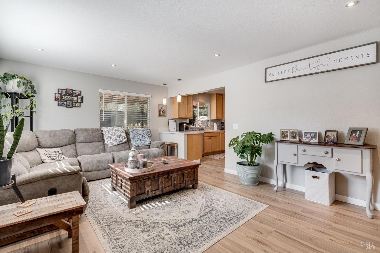 Detail Gallery Image 21 of 65 For 532 Walten Way, Windsor,  CA 95492 - 4 Beds | 2/1 Baths