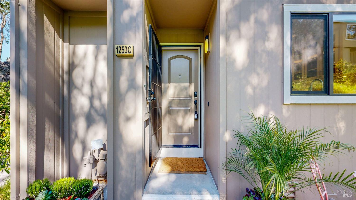 Detail Gallery Image 48 of 63 For 1253 Royal Oak Ter #C,  Novato,  CA 94947 - 3 Beds | 2/1 Baths