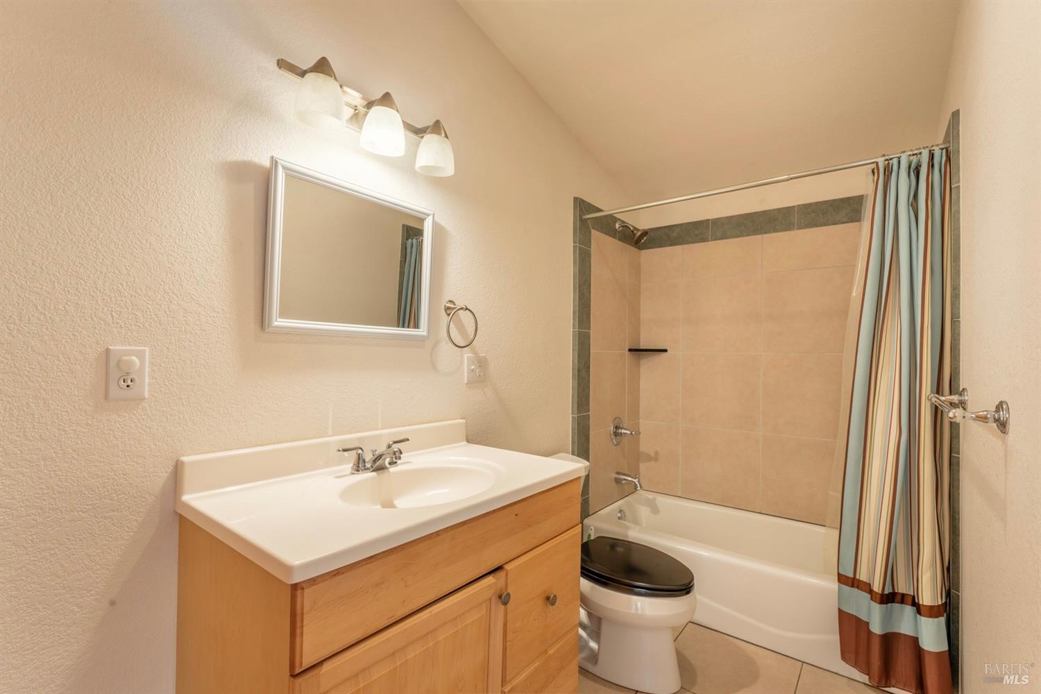 Detail Gallery Image 24 of 31 For 18940 Timber Pointe Dr, Fort Bragg,  CA 95437 - 4 Beds | 3 Baths