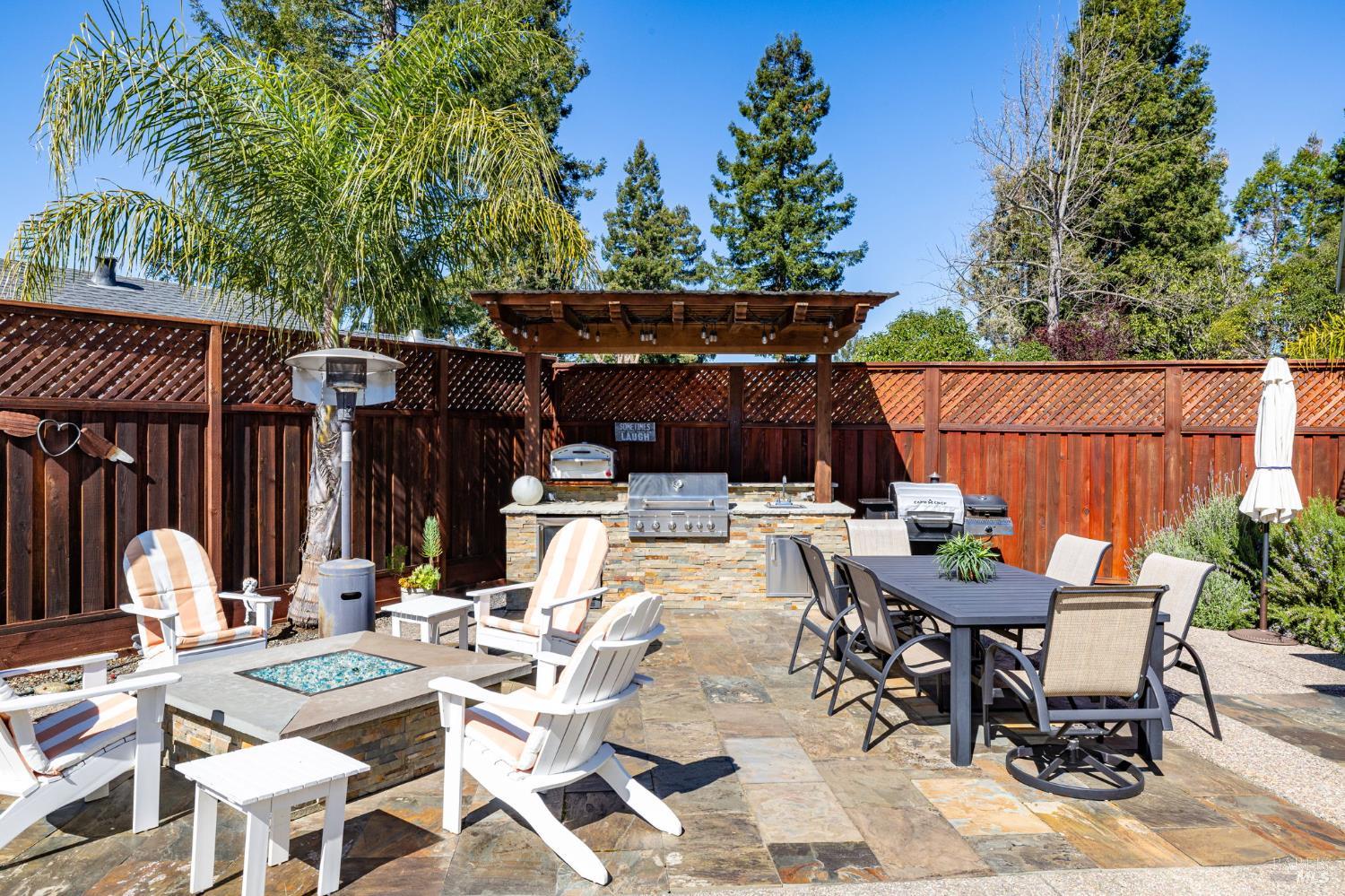 Detail Gallery Image 39 of 47 For 1301 Megan Pl, Rohnert Park,  CA 94928 - 3 Beds | 2 Baths