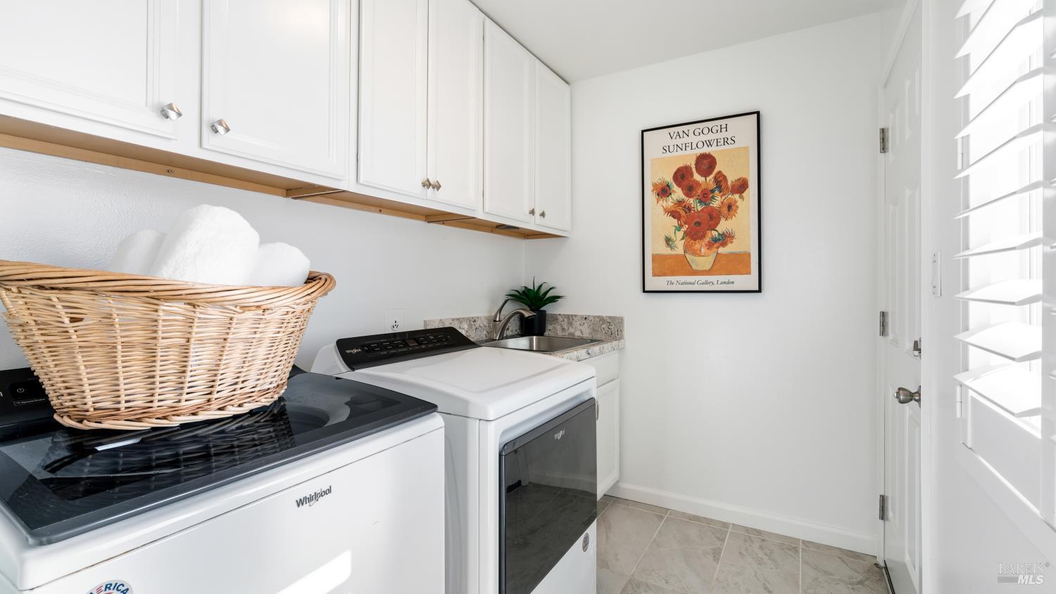 Detail Gallery Image 15 of 34 For 3528 Yale Dr, Santa Rosa,  CA 95405 - 3 Beds | 2 Baths