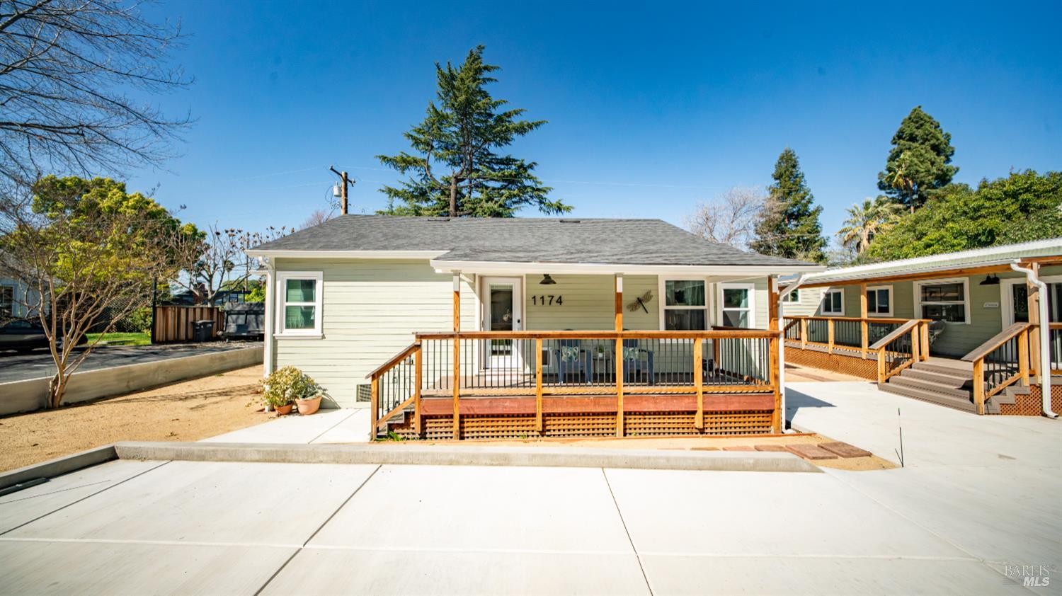 Detail Gallery Image 6 of 70 For 1174 Victory Ln, Concord,  CA 94520 - 2 Beds | 1/1 Baths