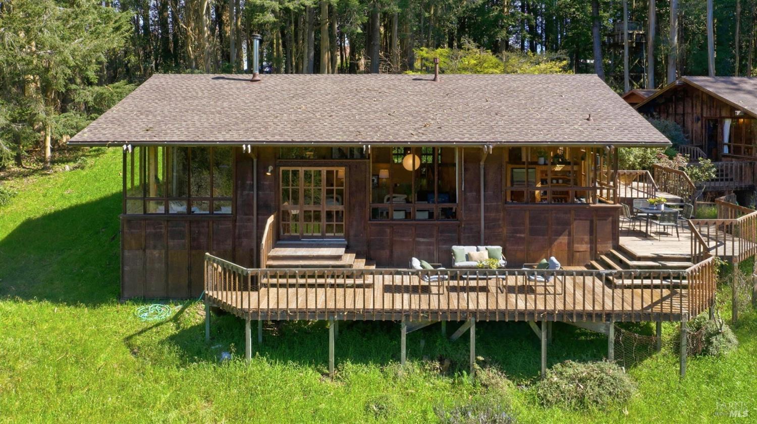 Detail Gallery Image 34 of 63 For 4142 Burnside Rd, Sebastopol,  CA 95472 - 3 Beds | 3 Baths