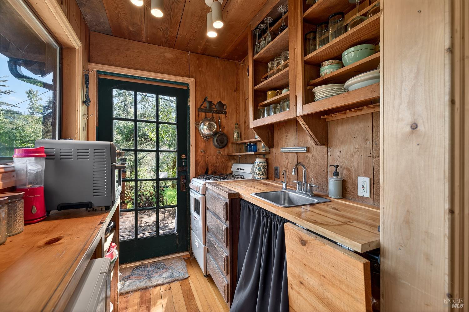 Detail Gallery Image 10 of 21 For 5925 Austin Creek Rd, Cazadero,  CA 95421 - 1 Beds | 1 Baths