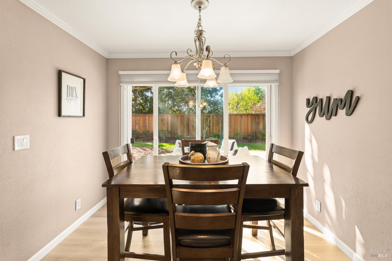 Detail Gallery Image 28 of 87 For 635 Daffodil Dr, Benicia,  CA 94510 - 4 Beds | 2/1 Baths