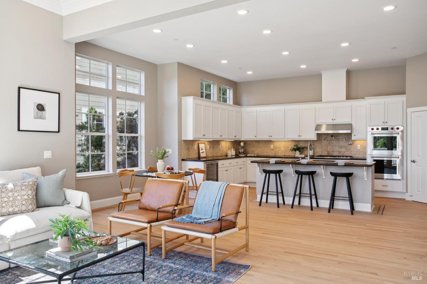 Detail Gallery Image 7 of 41 For 508 Blue Jay Way, Mill Valley,  CA 94941 - 4 Beds | 2/1 Baths