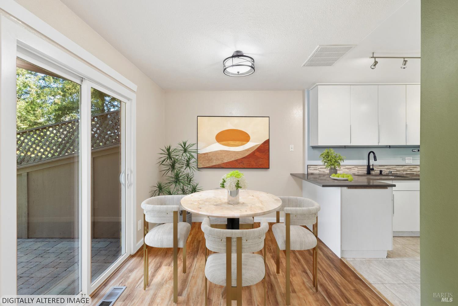 Detail Gallery Image 15 of 39 For 790 Hudis Dr, Rohnert Park,  CA 94928 - 2 Beds | 1/1 Baths