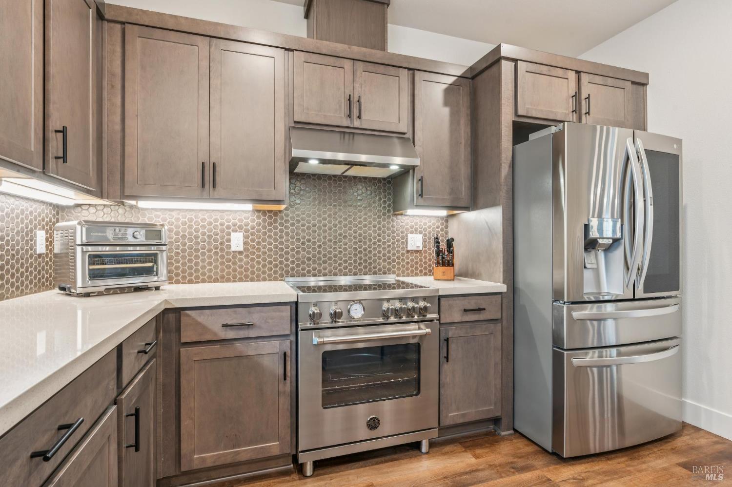 Detail Gallery Image 13 of 39 For 317 Verandah Ave, Novato,  CA 94945 - 3 Beds | 2/1 Baths