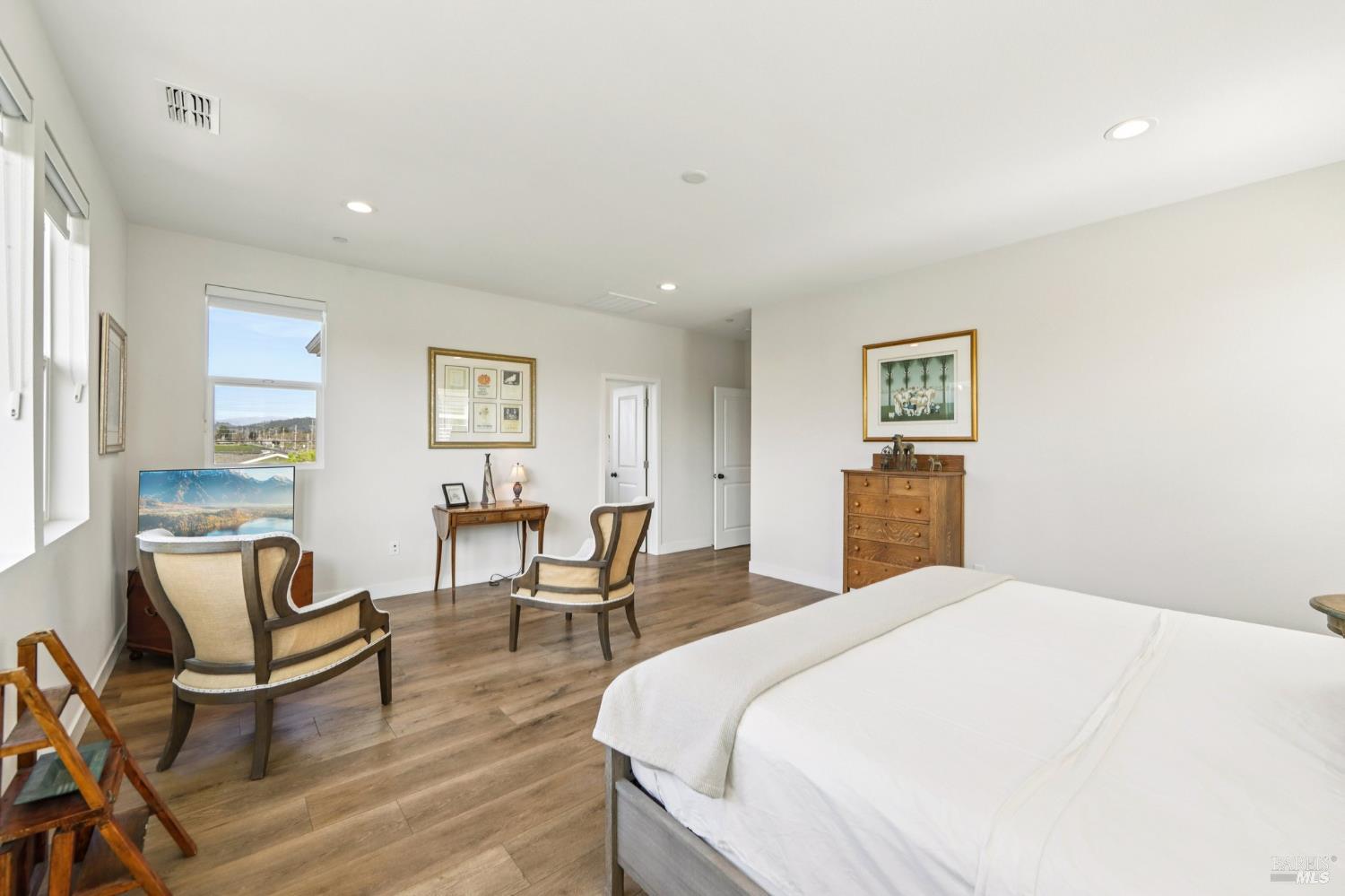 Detail Gallery Image 24 of 56 For 2453 Francisco Ave, Santa Rosa,  CA 95403 - 4 Beds | 3 Baths