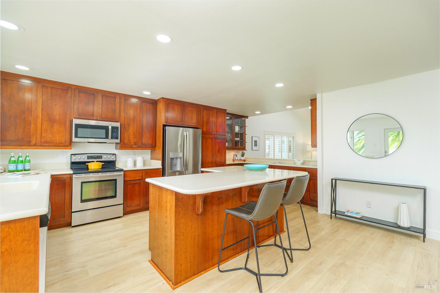 Detail Gallery Image 15 of 37 For 45 Del Oro Lagoon Dr, Novato,  CA 94949 - 3 Beds | 2 Baths