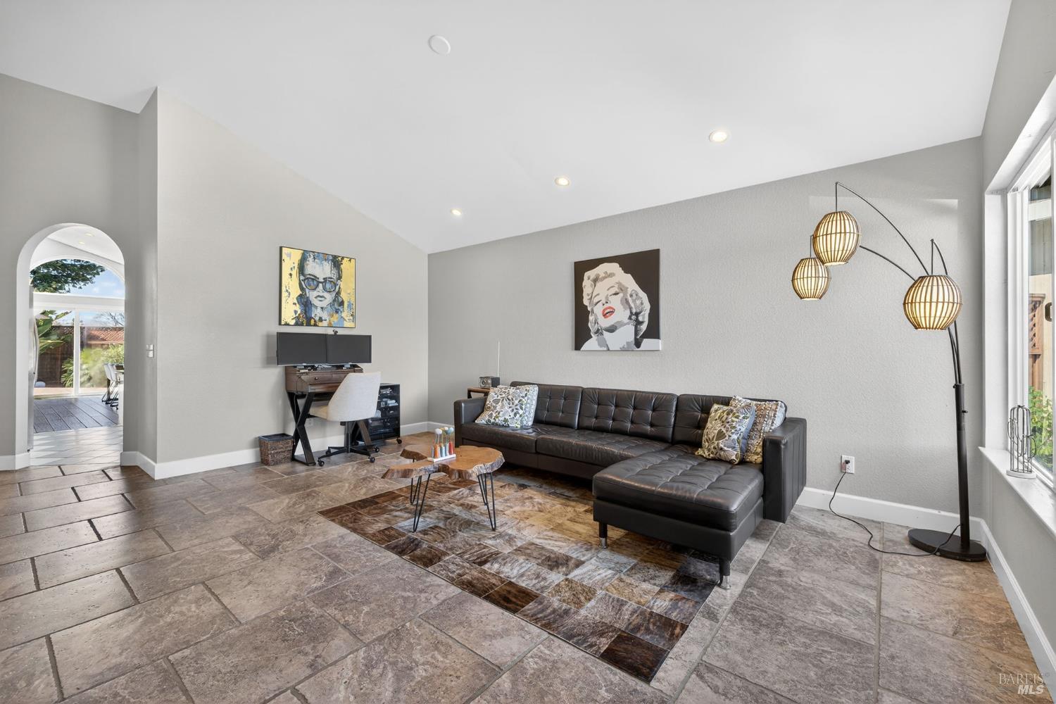 Detail Gallery Image 6 of 47 For 1301 Megan Pl, Rohnert Park,  CA 94928 - 3 Beds | 2 Baths