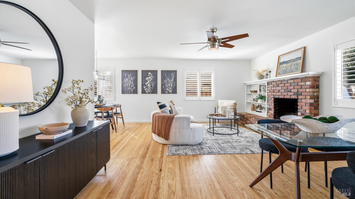 Detail Gallery Image 4 of 34 For 3528 Yale Dr, Santa Rosa,  CA 95405 - 3 Beds | 2 Baths