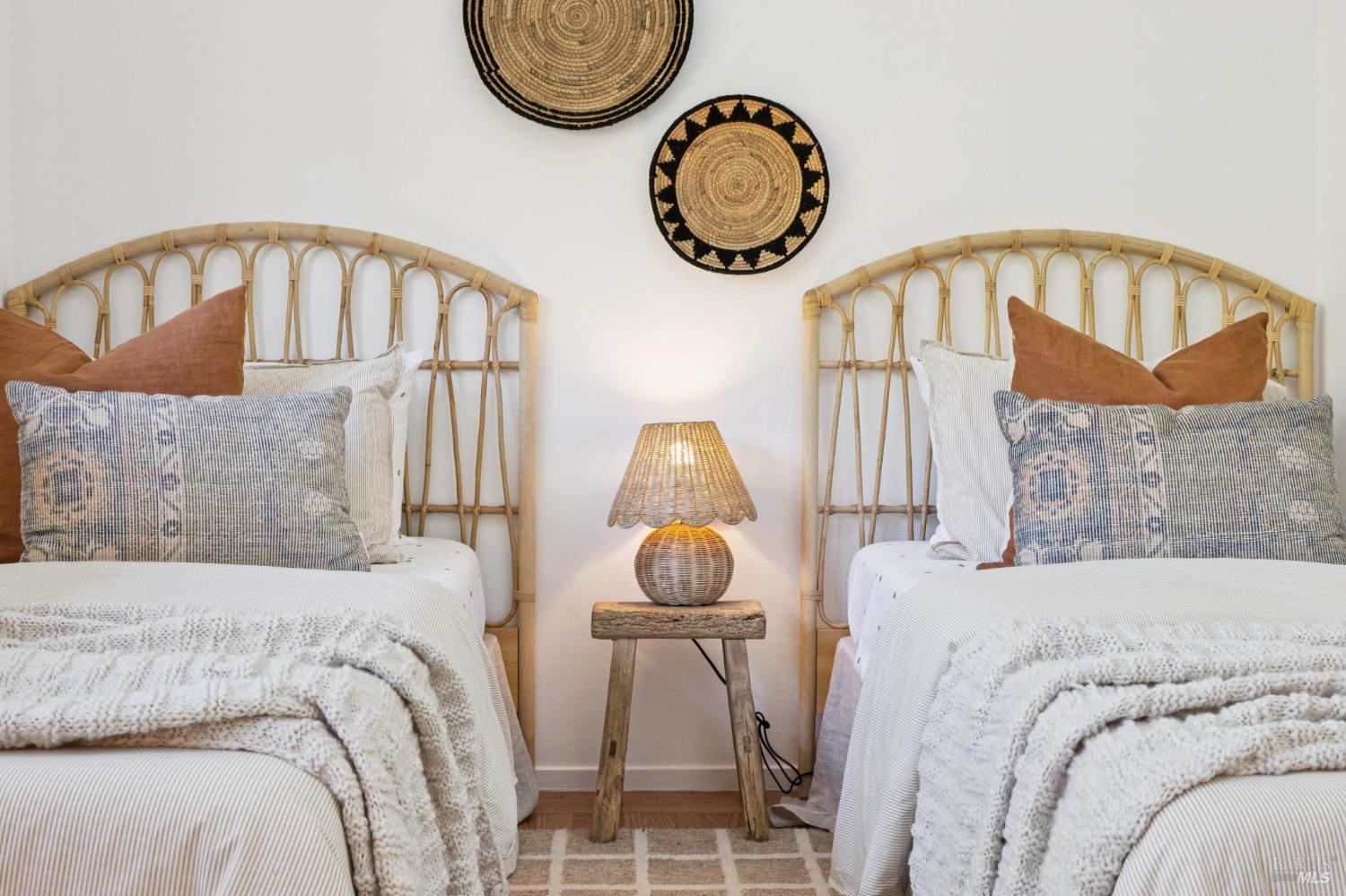 Detail Gallery Image 10 of 19 For 51 Tamalpais Rd, Fairfax,  CA 94930 - 2 Beds | 1 Baths