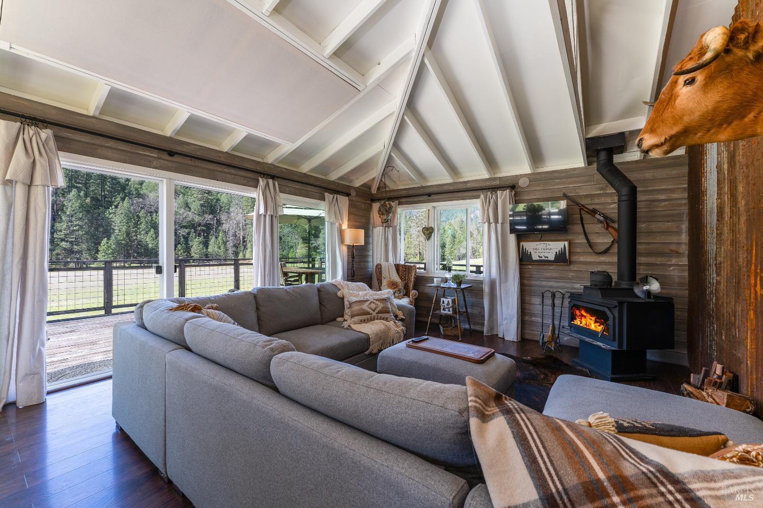 Detail Gallery Image 7 of 39 For 30429 Ridgewood Dr, Potter Valley,  CA 95469 - 1 Beds | 1 Baths