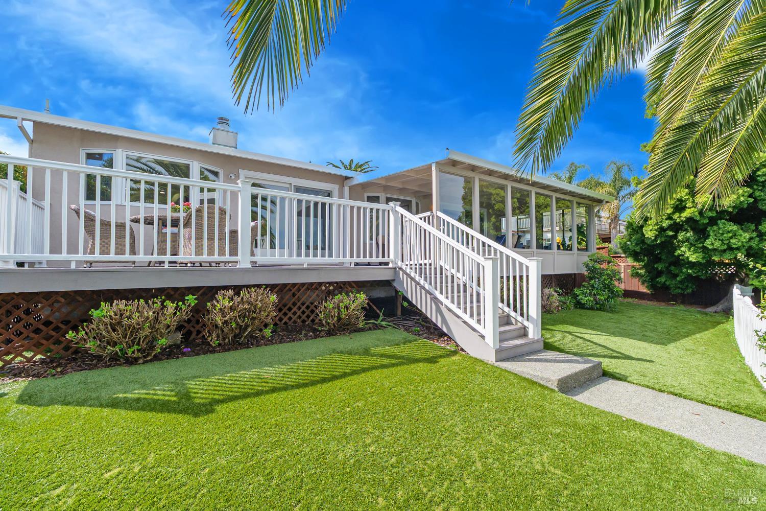 Detail Gallery Image 3 of 37 For 45 Del Oro Lagoon Dr, Novato,  CA 94949 - 3 Beds | 2 Baths