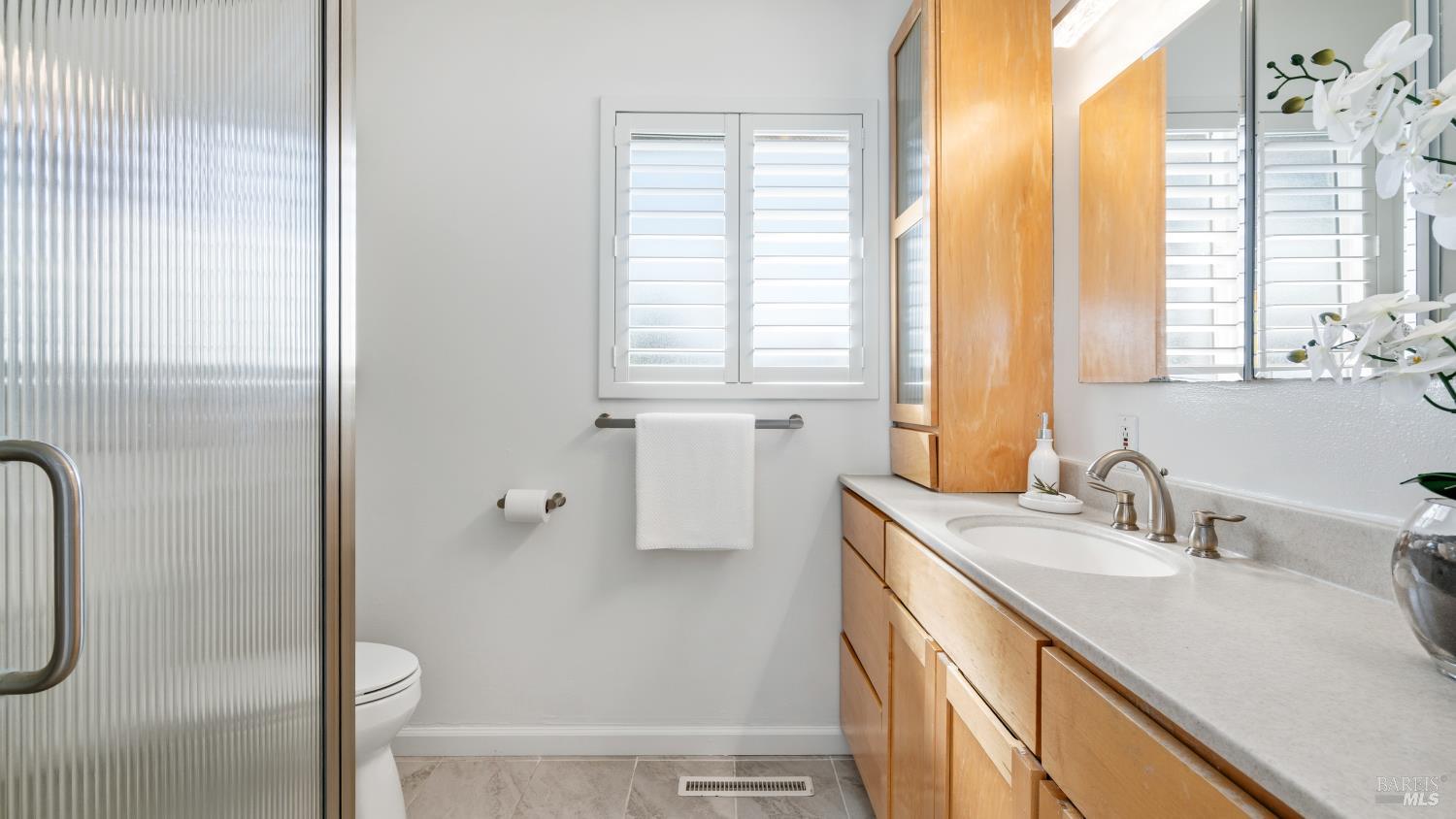 Detail Gallery Image 20 of 34 For 3528 Yale Dr, Santa Rosa,  CA 95405 - 3 Beds | 2 Baths