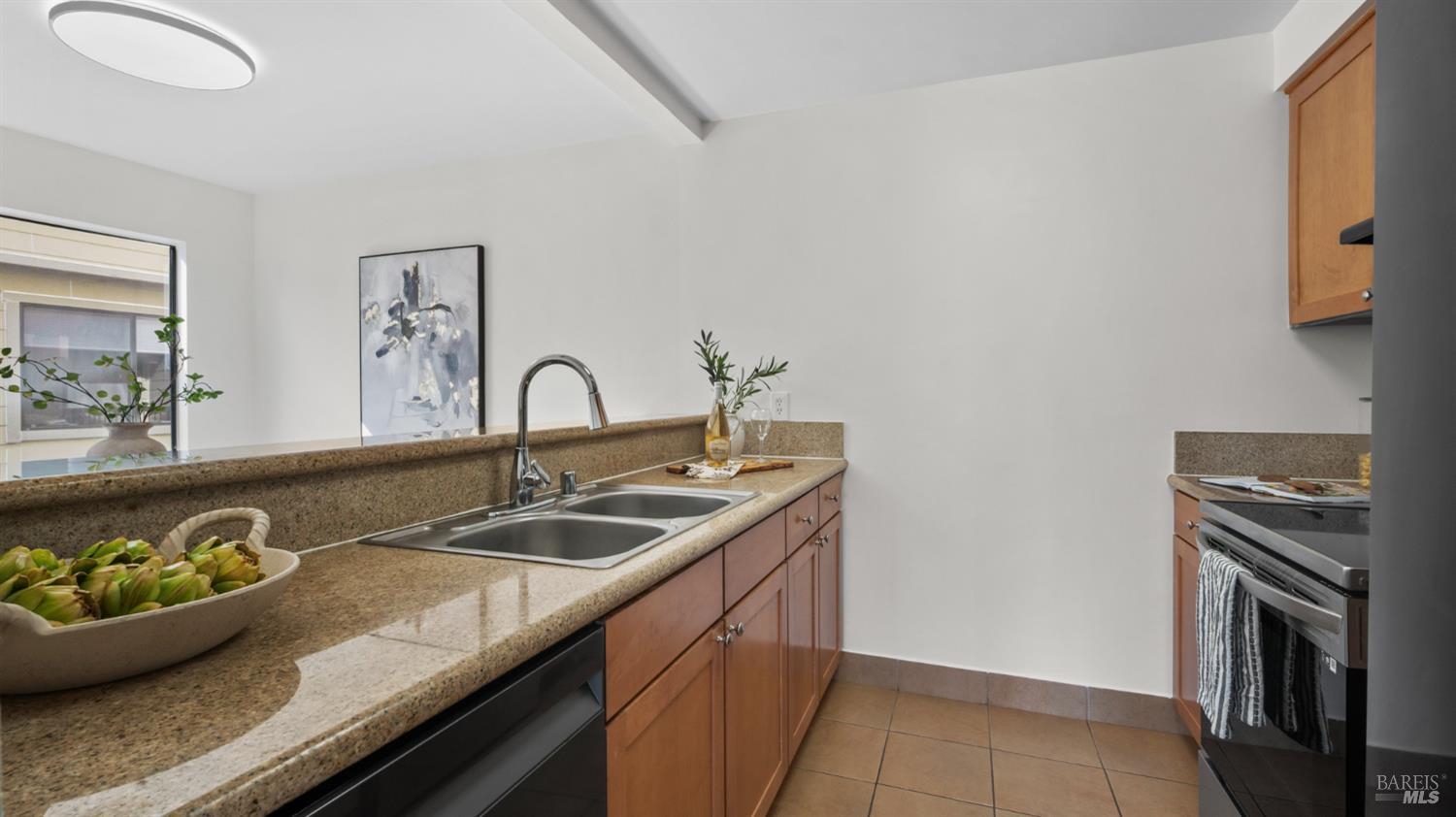 Detail Gallery Image 9 of 21 For 279 Enterprise Dr, Rohnert Park,  CA 94928 - 1 Beds | 1 Baths