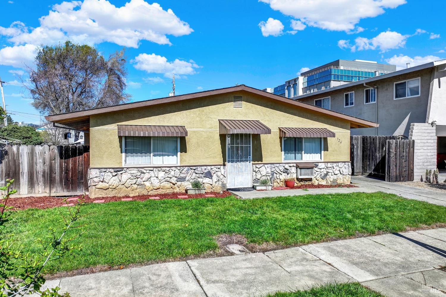 Detail Gallery Image 2 of 33 For 724 Delaware St, Fairfield,  CA 94533 - – Beds | – Baths