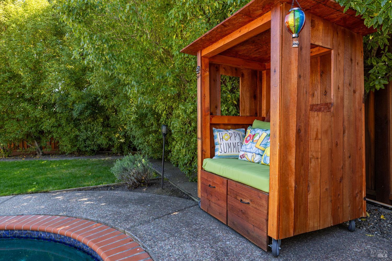 Detail Gallery Image 34 of 47 For 1301 Megan Pl, Rohnert Park,  CA 94928 - 3 Beds | 2 Baths