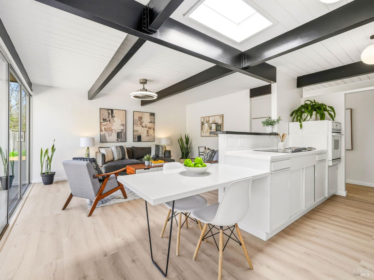 Detail Gallery Image 8 of 56 For 2151 Danberry Ln, San Rafael,  CA 94903 - 4 Beds | 2 Baths