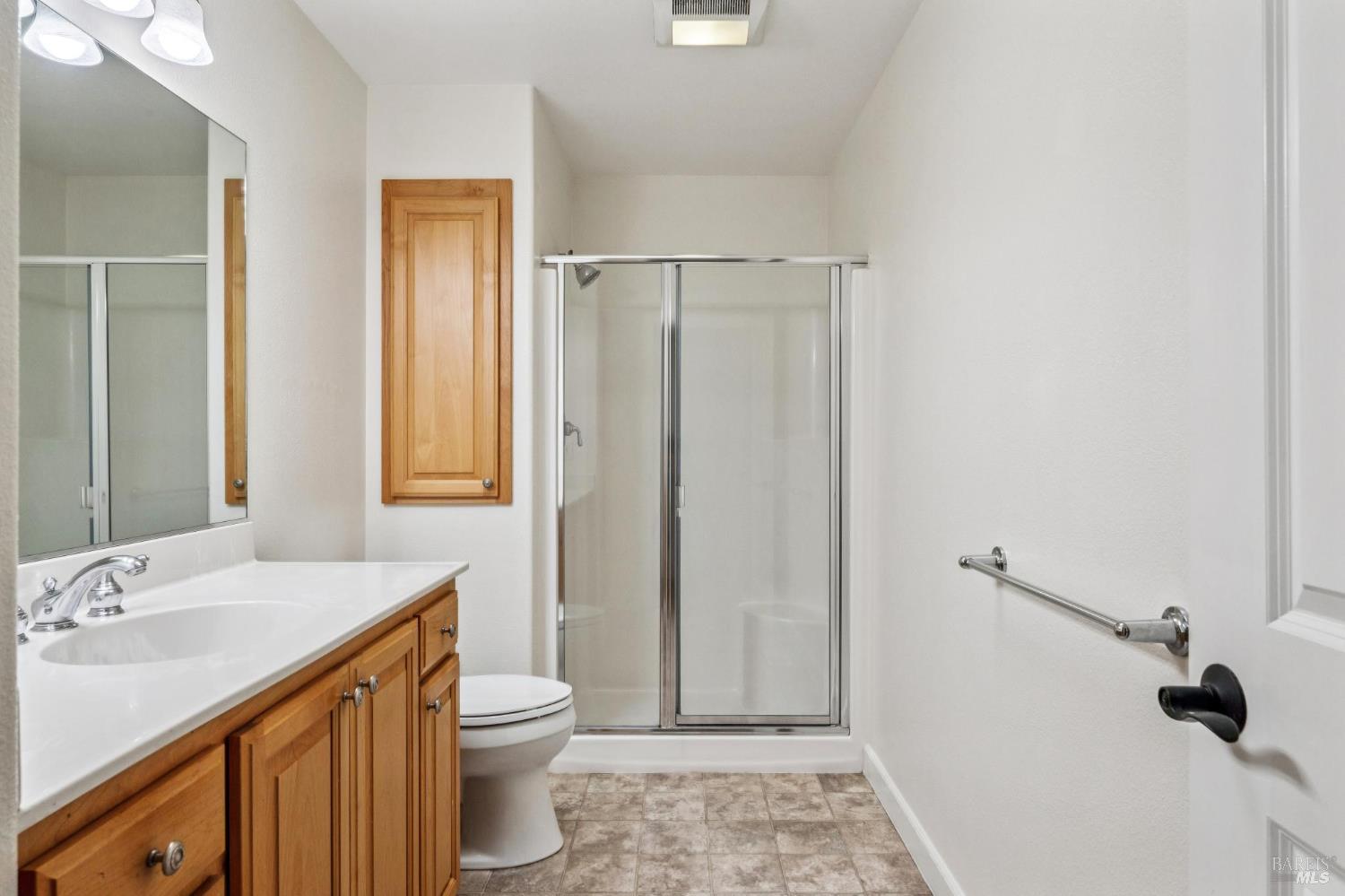 Detail Gallery Image 33 of 58 For 3 Hill Dr, Petaluma,  CA 94952 - 3 Beds | 2/1 Baths